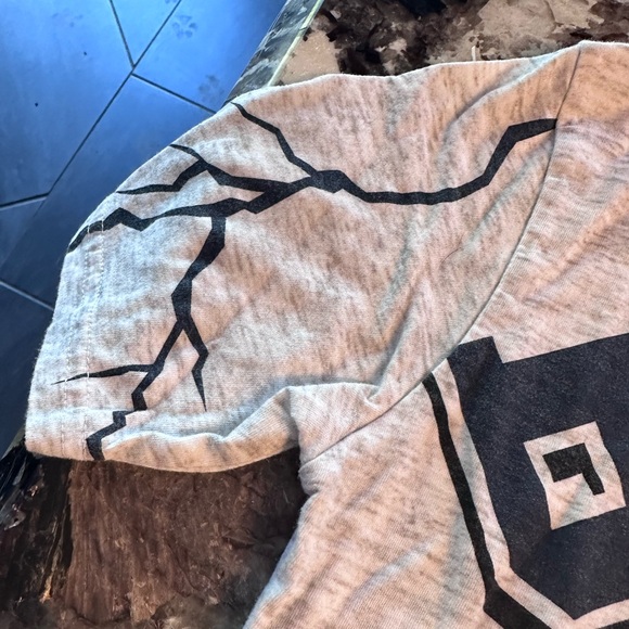 NFL BEARS Short Sleeve Lightening Graphic Tee Medium 10-12 - Picture 5 of 7